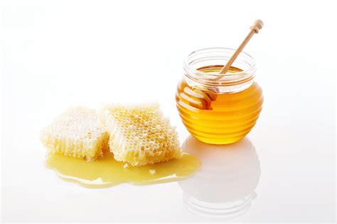 This three-part, DIY honey mask will seriously do wonders for your ...