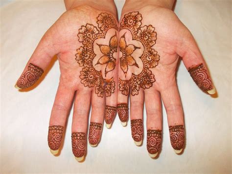 25+ Floral Mehndi(Henna) Designs For Girls Hands – EntertainmentMesh
