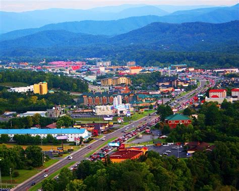 Pigeon Forge, TN From matthewssmokymountainsuites.com | Pigeon forge attractions, Vacation ...