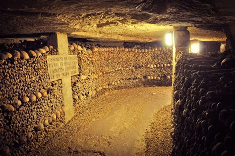 Catacombs Guided Tour – Paris