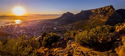 Sunrise over Cape Town, with Table Mountain : r/pics