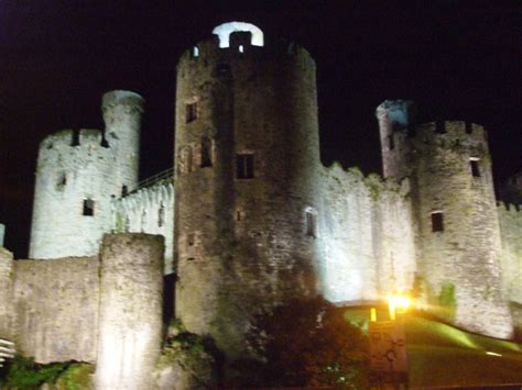 Conwy Castle at night: the Chapel and... © N Chadwick :: Geograph ...