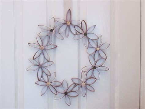 Toilet Paper Roll Wreath | Roll wreath, Homemade christmas gifts ...