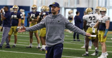 Notre Dame grad assistant James Laurinaitis joins Ohio State staff