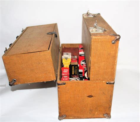 Vintage TV / Radio Repairman’s Case with Tubes