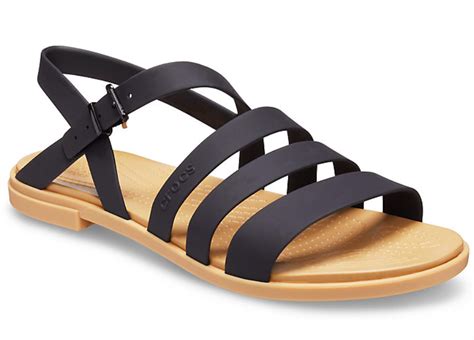 7 Best Croc Sandals for Women: Comfortable & Stylish Looks – Footwear News