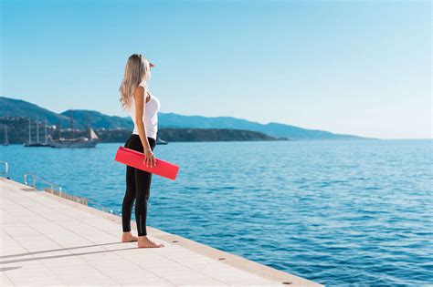 Healthy Woman Preparing for her Morning Yoga Stretching Workout Free Stock Photo | picjumbo