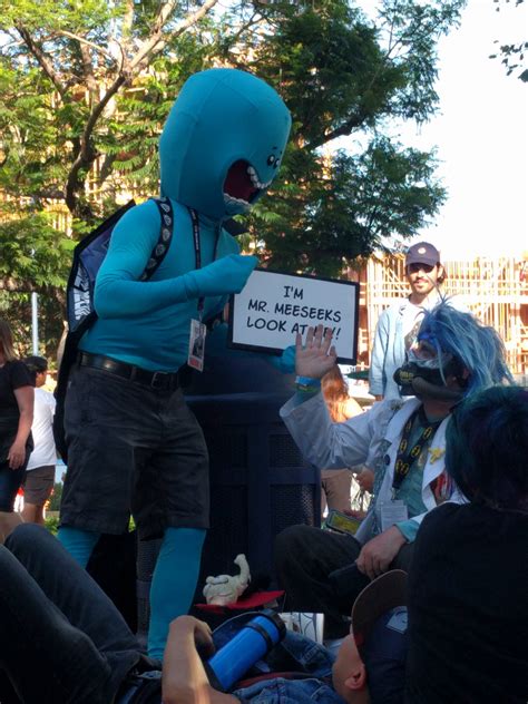 Comic Con was full of Meeseeks : rickandmorty