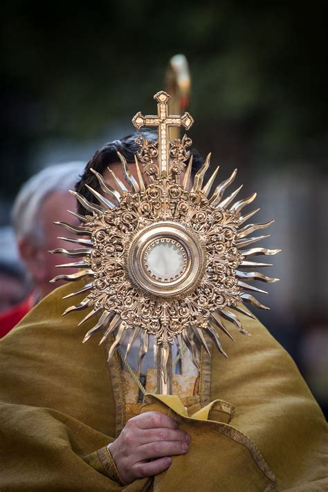 Corpus christi procession in london – Artofit