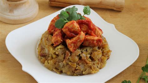 Chicken Mofongo with Creole Sauce Recipe - QueRicaVida.com