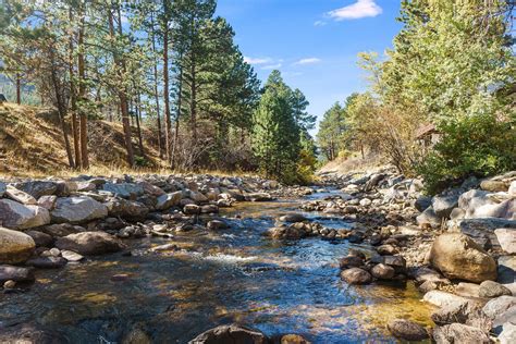 PMI – Estes Park: Fall River Escape in Fawn Valley Inn – PMI Estes Park