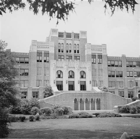 Little Rock Central High School | Photograph | Wisconsin Historical Society