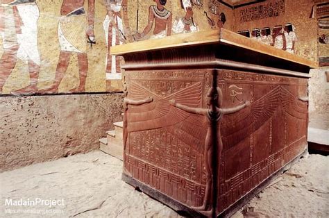 Quartzite Sarcophagus of Tutankhamun - Madain Project (en)