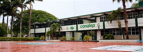 Estudiante del Conalep muere dentro de plantel