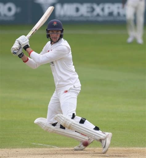 Tom Hartley (Cricketer) Wiki, Height, Age, Girlfriend, Family ...