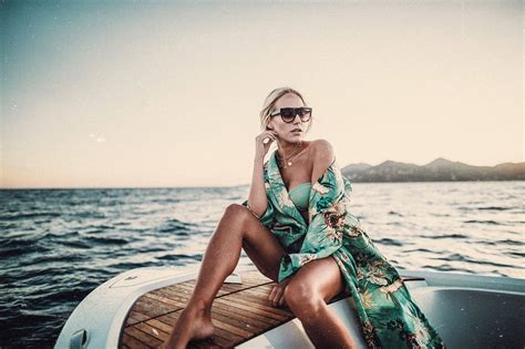 #boat #fashion | Boat photoshoot, Boat fashion, Senior photoshoot