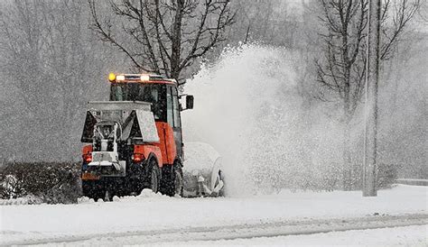 Winter roars into Syracuse area, winds expected through the afternoon - syracuse.com