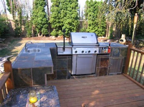 How to Build an Outdoor Kitchen and BBQ Island | Dengarden