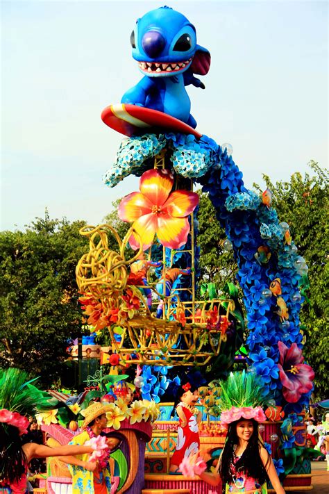 Stitch Disneyland Parade Hongkong | Disney world characters, Disney drawings, Stitch disney