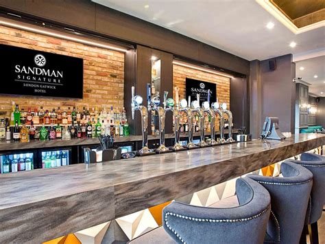 Shark Club London Gatwick | Sandman Signature London Gatwick Hotel