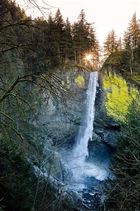 How to Hike to Latourell Falls Oregon - Easy Waterfall Hike Near Portland