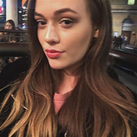 Heat lamp at Comptoir making my nose shiny ☄️ | Tomlinson family, Felicite tomlinson, Heat lamps
