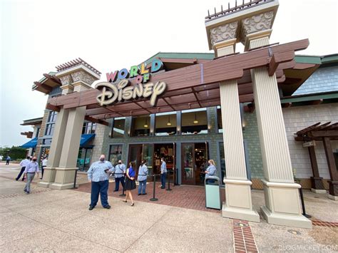 World of Disney Reopens at Disney Springs; Preview of In-Park Shopping Experience