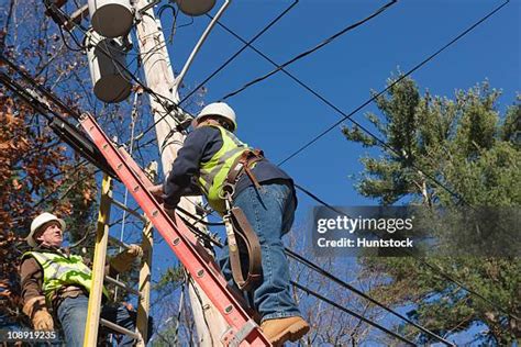 Tv Cable Installation Photos and Premium High Res Pictures - Getty Images