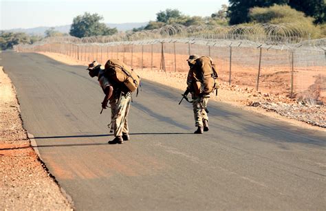 5 household goods smugglers arrested along SA bord...