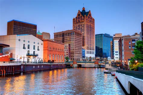 Milwaukee Skyline Stock Photos, Pictures & Royalty-Free Images - iStock