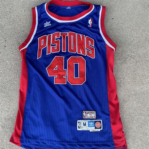 Vintage Pistons Bill Laimbeer NBA... - Depop