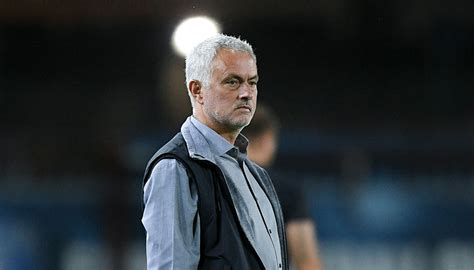 Roma Have Yet to Start Fretting over Future of Mourinho