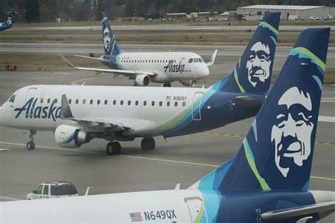 Alaska Airlines make emergency landing as engine cover drops