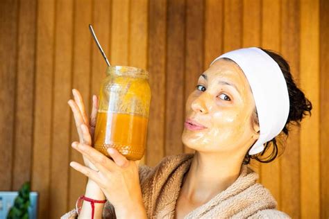 WHY YOU SHOULD DO A RAW HONEY MASK — Jasmine Hemsley | Diy honey face mask, Raw honey mask ...