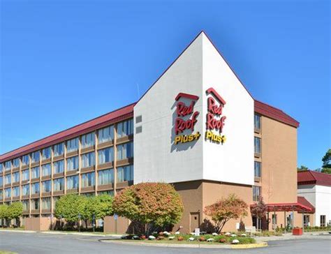 Affordable, Pet Friendly Hotel near Boston, MA | Red Roof PLUS+ Woburn, Massachusetts | Red roof ...