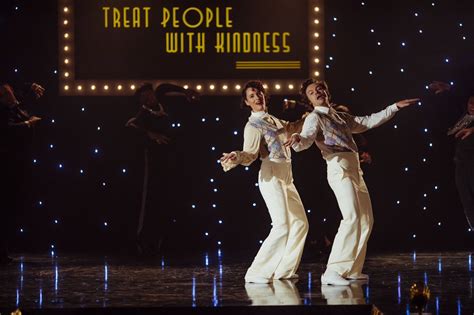 MV 'Treat People With Kindness' จาก Harry Styles | The Noize