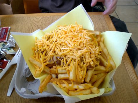 File:The Hat, chili cheese fries.jpg - Wikimedia Commons