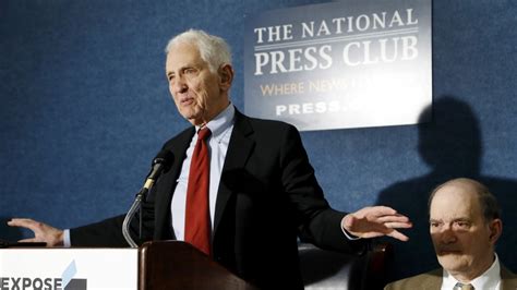 Daniel Ellsberg, Who Leaked 'Pentagon Papers,' Dies at 92