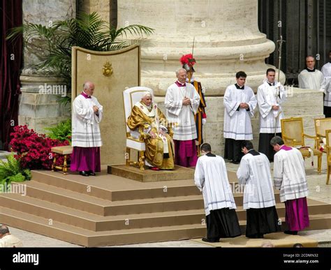 Pope Benedict XVI, Joseph Ratzinger in the solemn ceremony of the ...