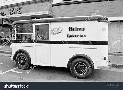 11 Helms bakery truck Images, Stock Photos & Vectors | Shutterstock