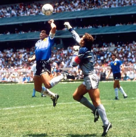 Maradona England 1986 : Hand of God: Diego Maradona's legendary goal for Argentina ...