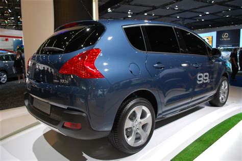 Album photo - Peugeot 5008 Hybrid 4 - Autonews