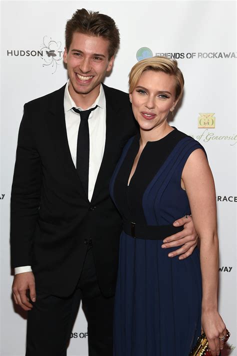 What Does Hunter Johansson Do? Scarlett Johansson's Twin Brother is More About Politics Than Acting