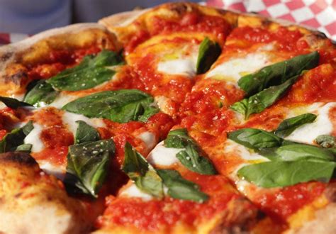 Artisan Neapolitan Pizza Sauce Recipe + Video and Step-by-Step Guide
