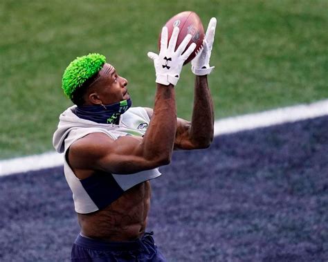 Download DK Metcalf Practice Catch Wallpaper | Wallpapers.com