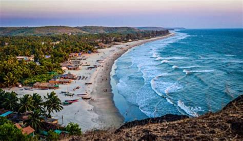 15 Happening & Famous Beaches In Goa (Updated List)