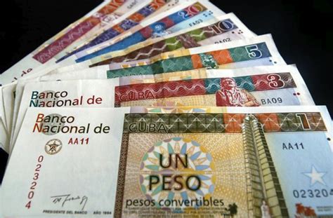 Con los pesos cubanos convertibles, CUC, el régimen ha confiscado miles ...