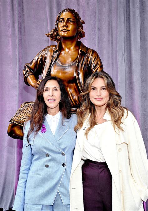 Purina Partners with Mariska Hargitay and 'Fearless Girl' Sculptor to ...