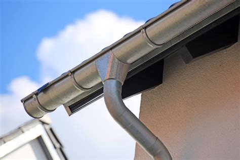 6 Tips for Painting Galvanized Steel Gutters