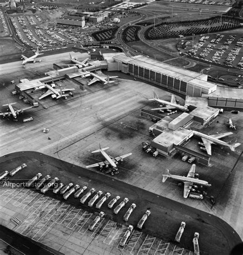 New York Kennedy Airport: Aerial view of American Airlines terminal ...